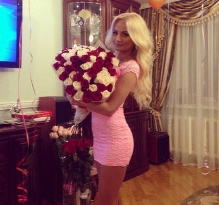 Студентка индивидуалка Мила, рост: 156, вес: 48